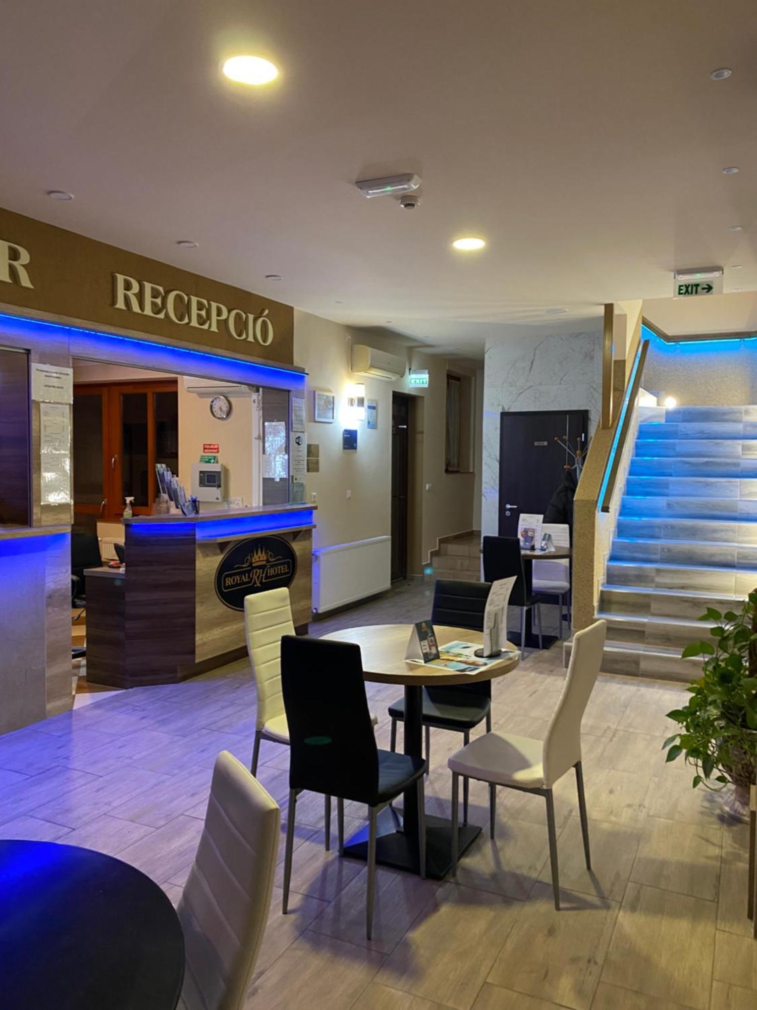 Royal Hotel Cserkeszolo Exterior photo